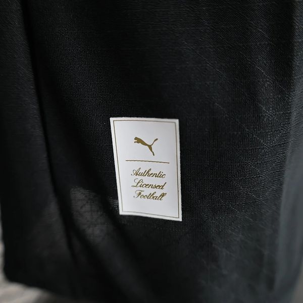 AC Milan 125th anniversary edition player Goalkeeper image 9
