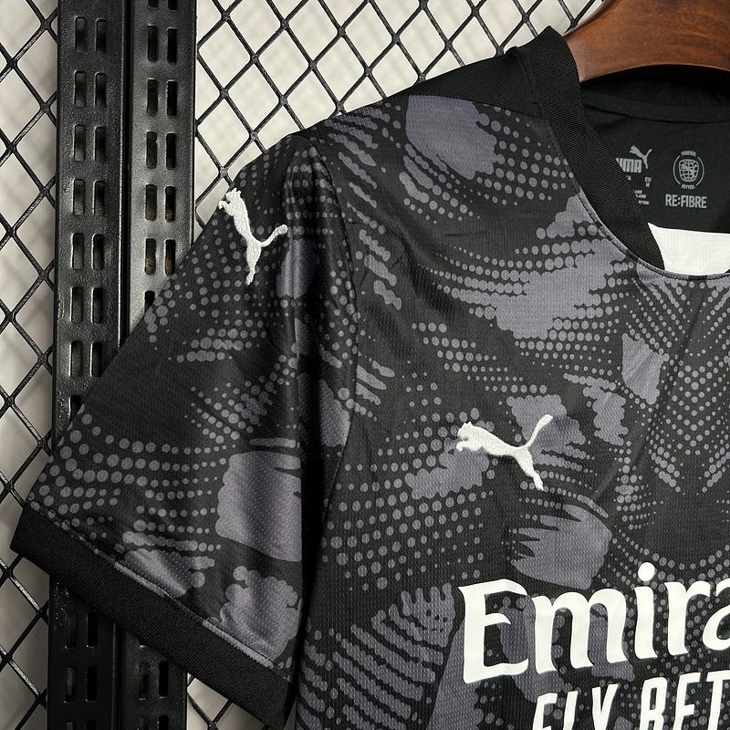 AC Milan 2024-2025 goalkeeper image 3