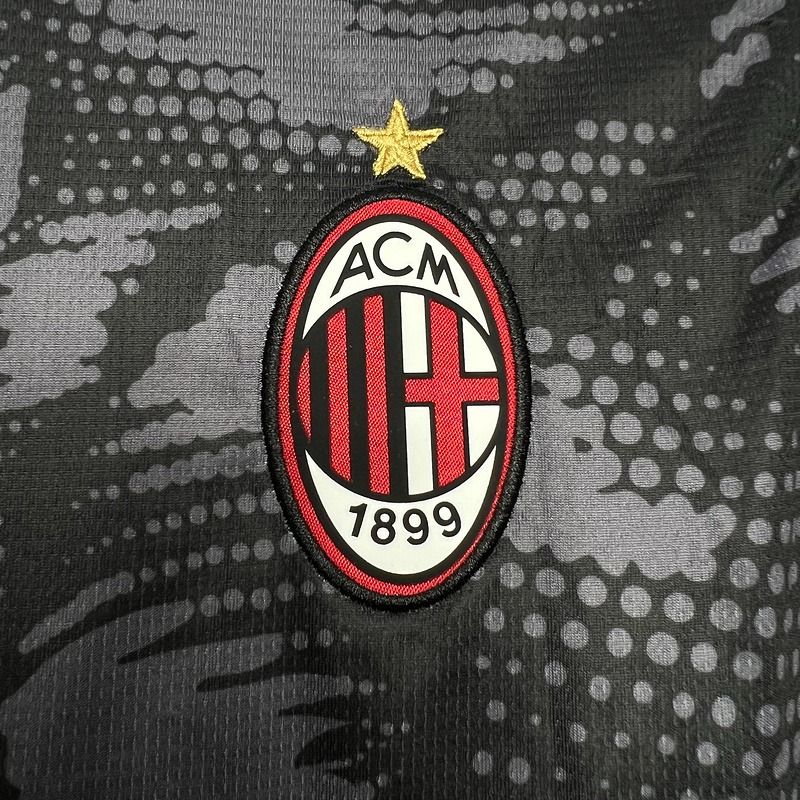 AC Milan 2024-2025 goalkeeper image 5