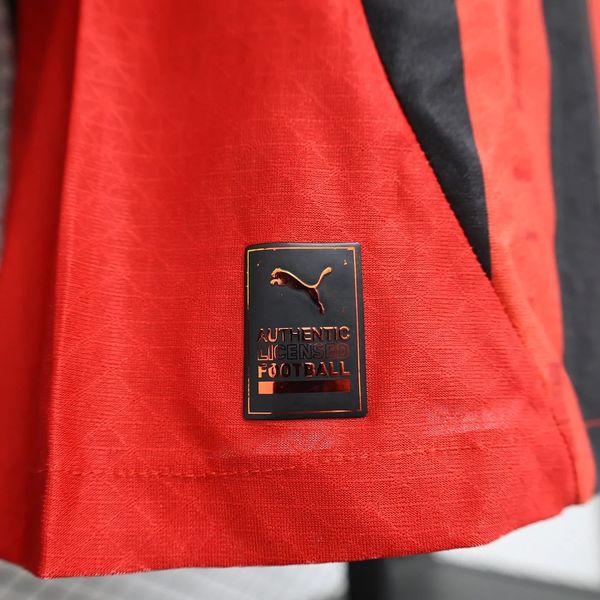 AC Milan 2024-2025 home player image 9