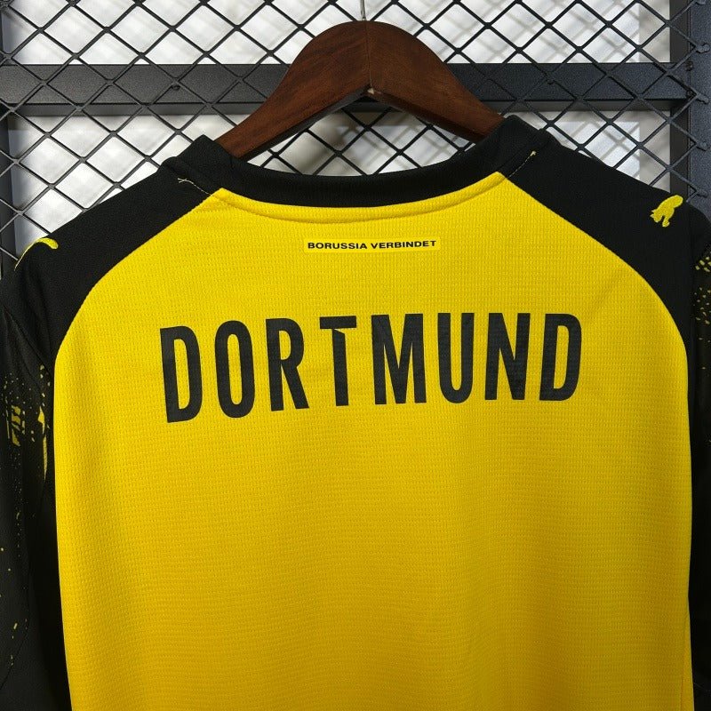 BVB Dortmund 2025-2026 home image 4