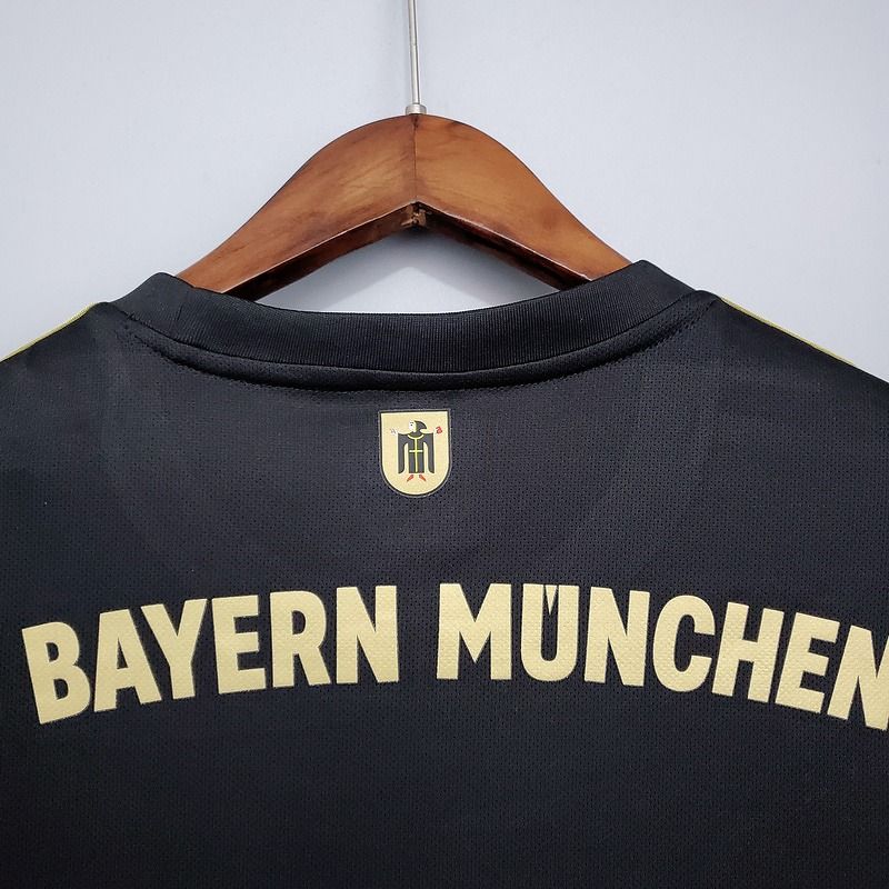 Bayern M?nchen 2021-2022 away image 4