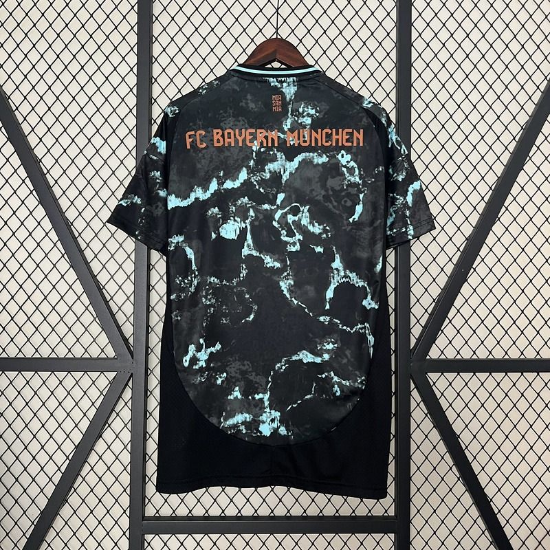 Bayern M?nchen 2024-2025 away image 2