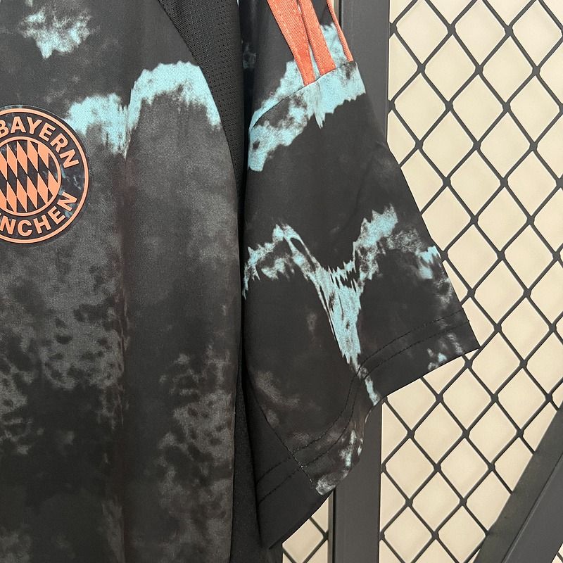 Bayern M?nchen 2024-2025 away image 7