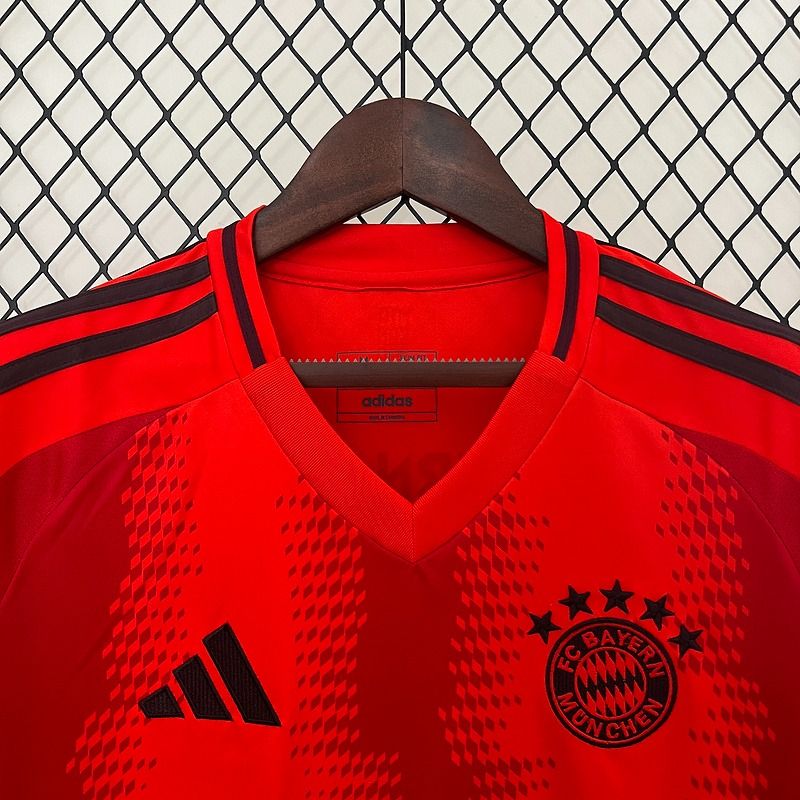 Bayern M?nchen 2024-2025 home image 3