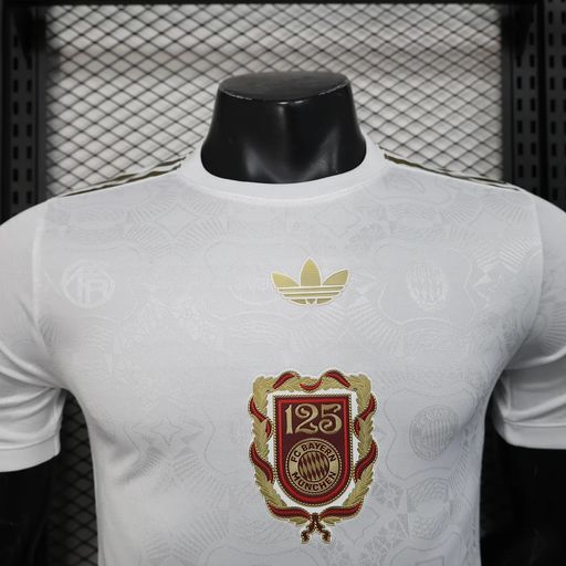 Bayern M?nchen 2025-2026 125th Anniversary player white image 3