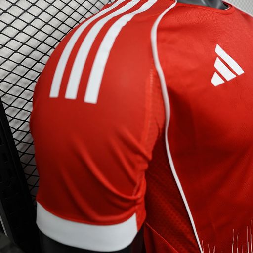 Bayern M?nchen 2025-2026 home player image 5