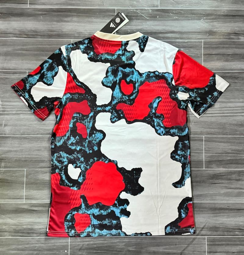 Bayern M?nchen 2025-2026 pre-training jersey image 2