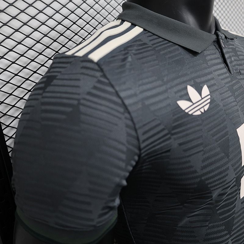 Bayern M?nchen Oktoberfest special edition player image 5