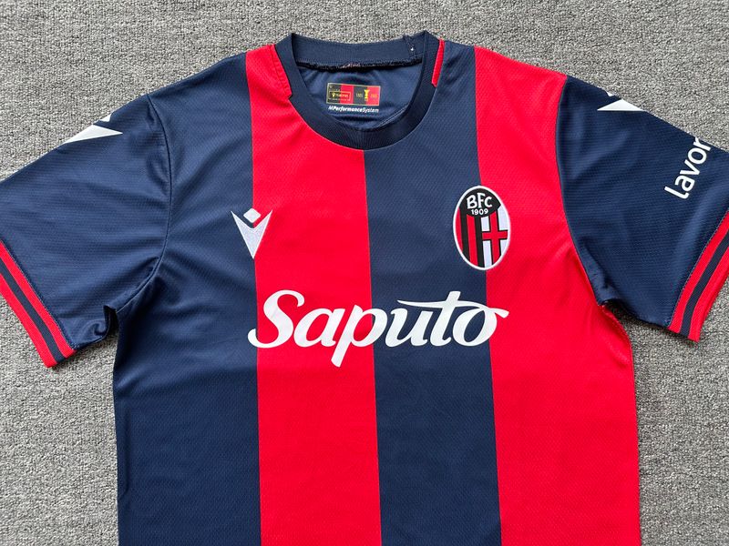 Bologna FC 2024-2025 home image 3
