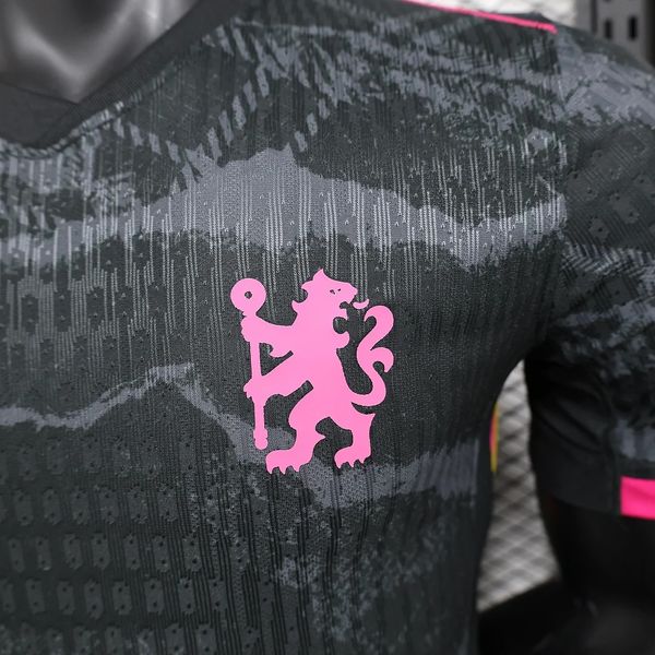 Chelsea FC 2024-2025 second away player image 3