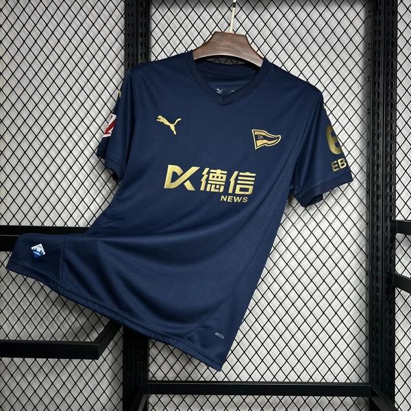 Deportivo Alav?s 2024-2025 third away image 3