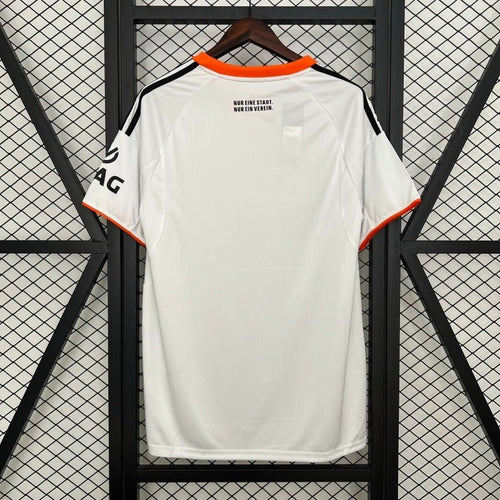 Eintracht Frankfurt 2025-2026 home image 2