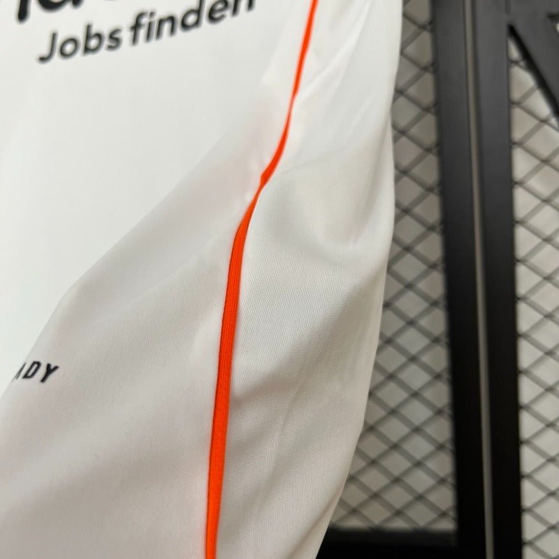 Eintracht Frankfurt 2025-2026 home image 7