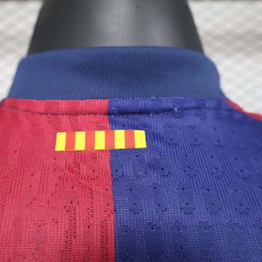 FC Barcelona 2024-2025 home player image 4