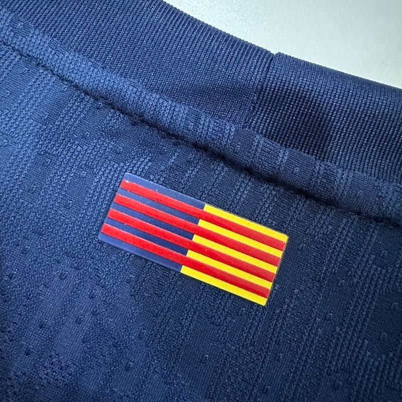 FC Barcelona 2025-2026 second away player image 4