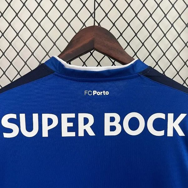 FC Porto 2024-2025 home image 4