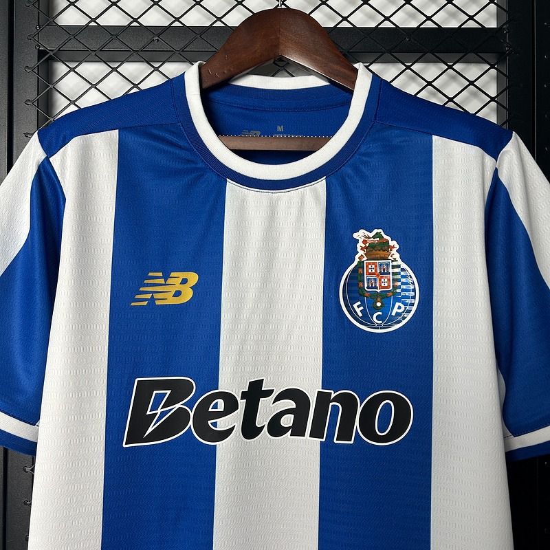 FC Porto 2025-2026 home image 3
