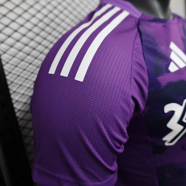 Fulham FC 2024-2025 second away player image 4