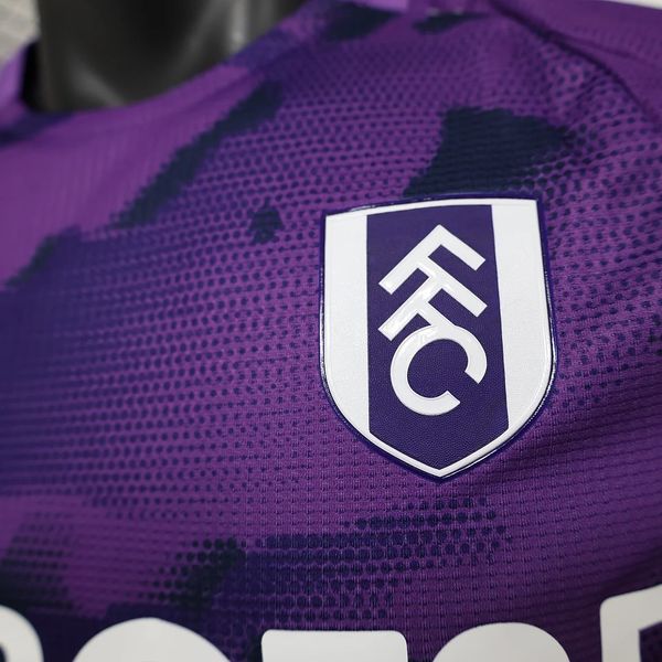 Fulham FC 2024-2025 second away player image 9