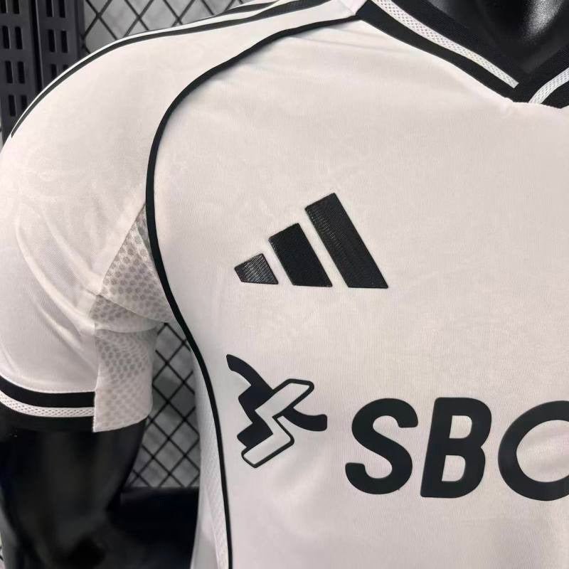 Fulham FC 2025-2026 home player image 5