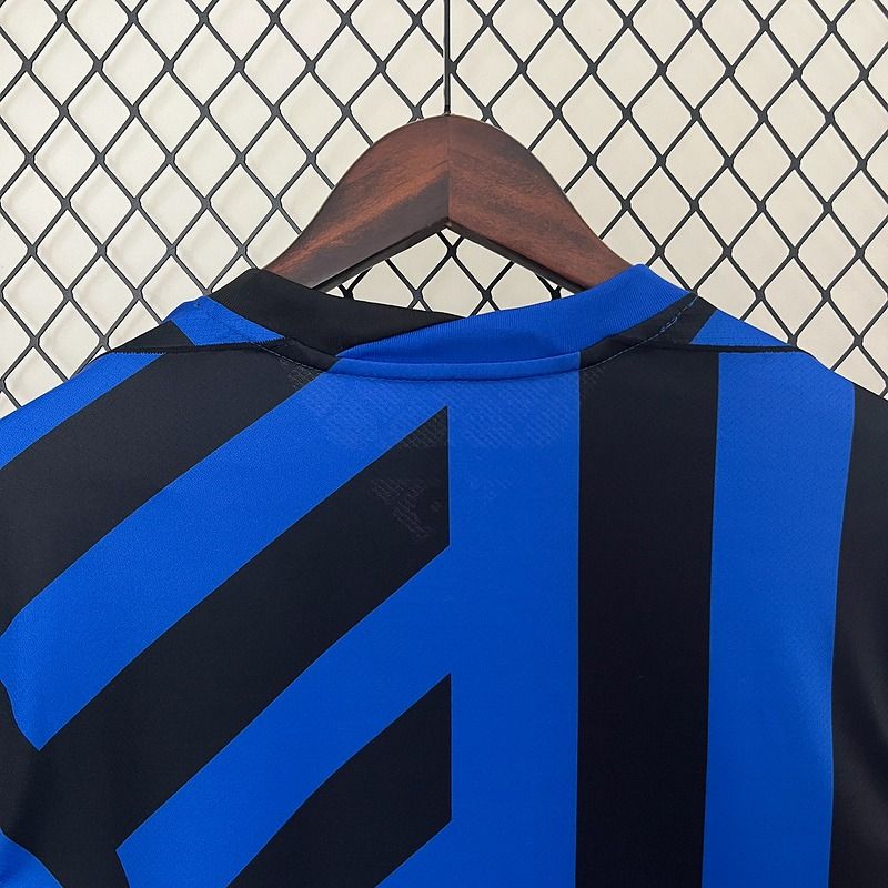 Inter Milano 2024-2025 home image 4