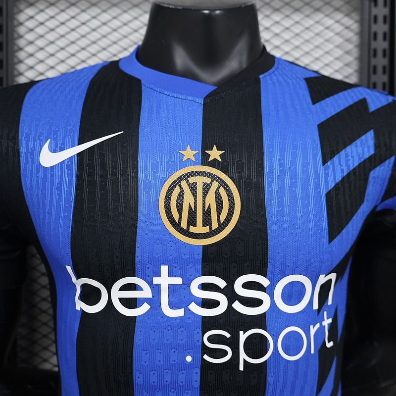 Inter Milano 2024-2025 home player image 3