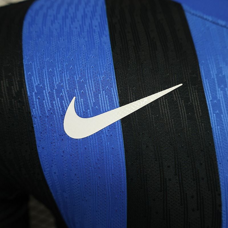 Inter Milano 2024-2025 home player image 7
