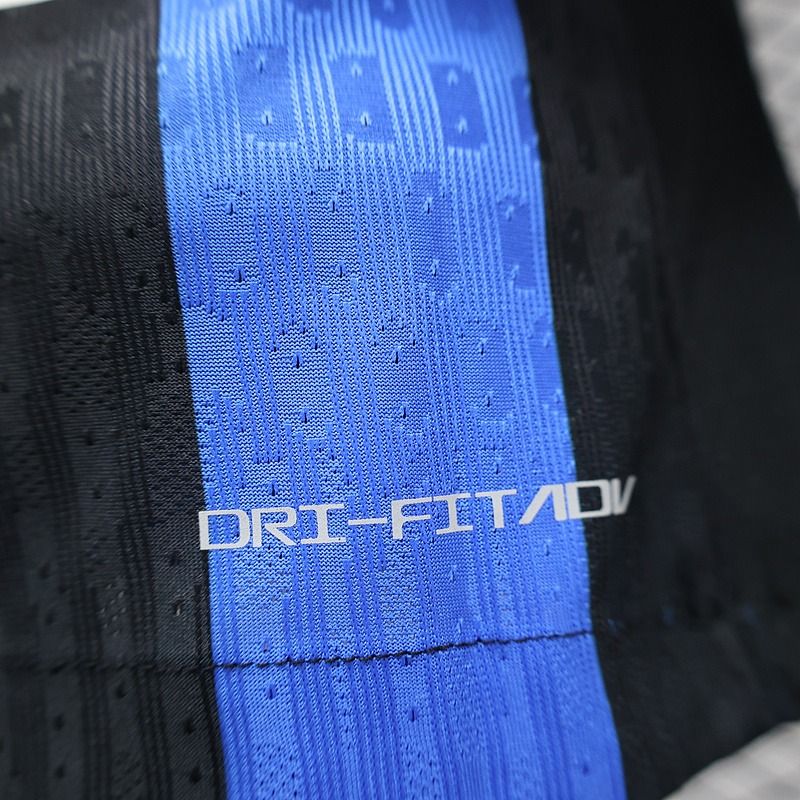 Inter Milano 2024-2025 home player image 9