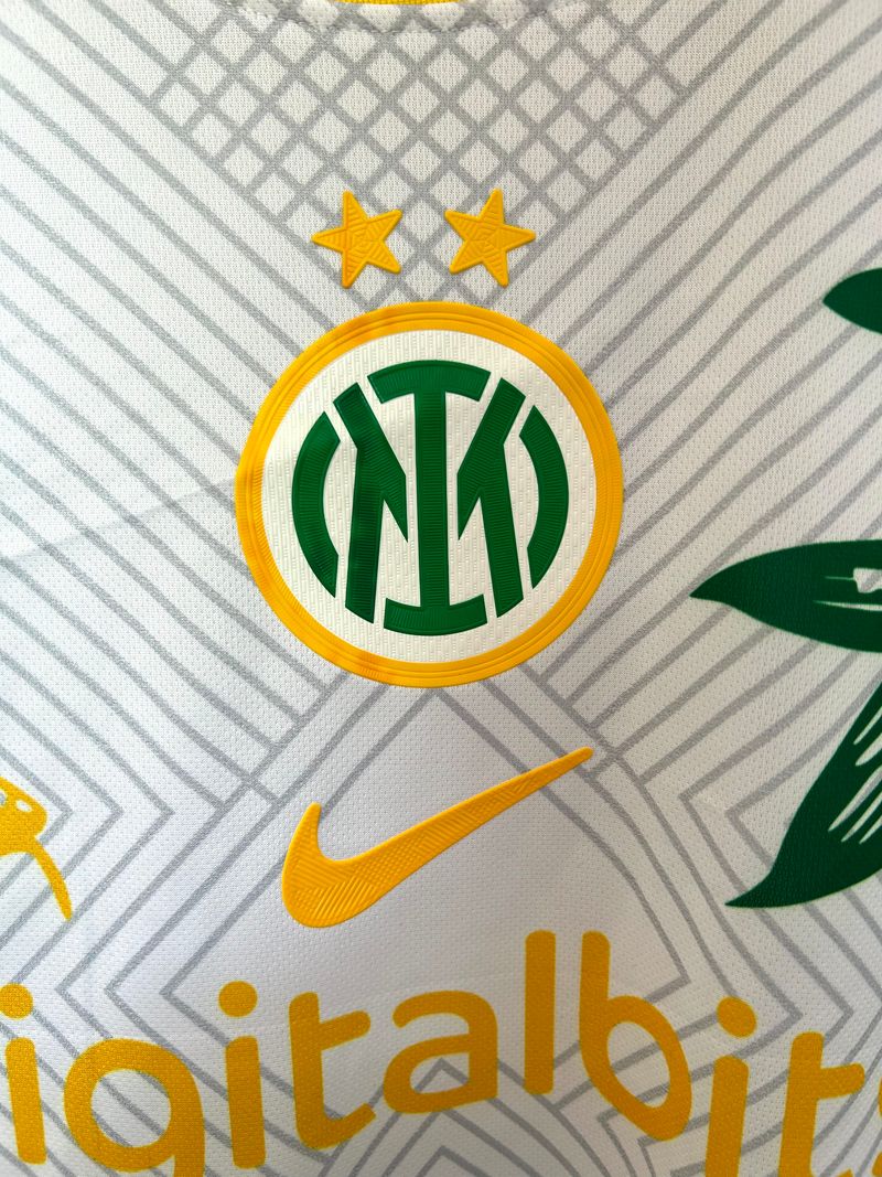 Inter Milano special edition yellow image 3