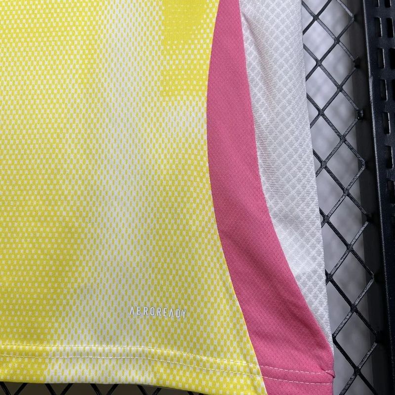 Juventus 2024-2025 away image 6