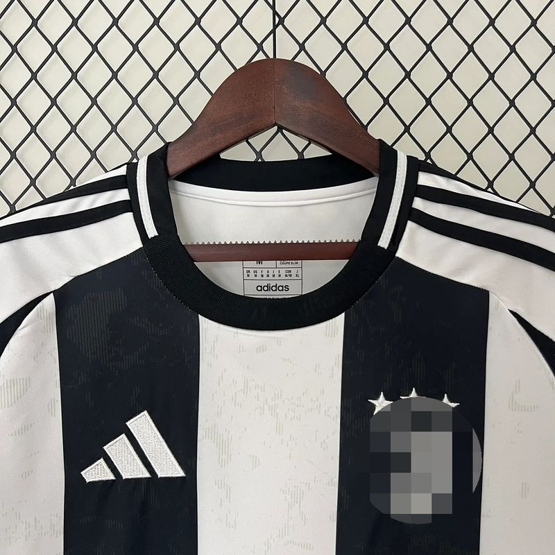 Juventus 2024-2025 home image 3