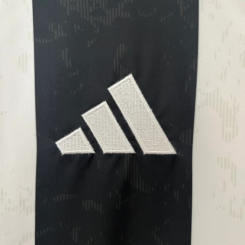 Juventus 2024-2025 home image 7