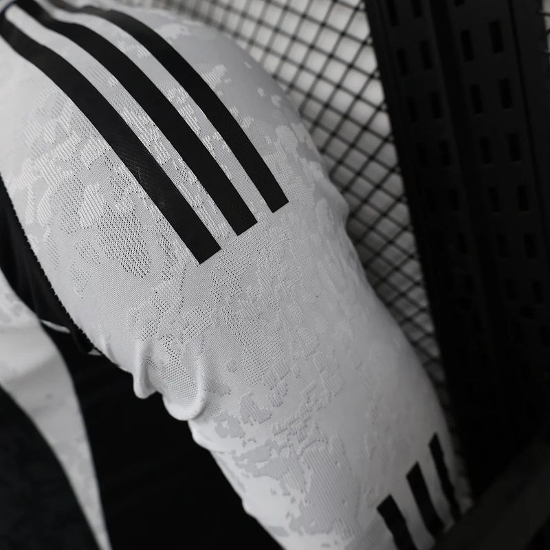 Juventus 2024-2025 home player Long Sleeve image 4