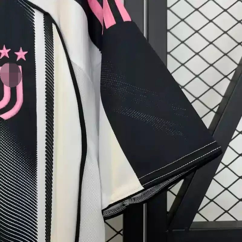 Juventus 2025-2026 home image 6