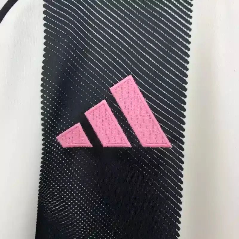 Juventus 2025-2026 home image 7