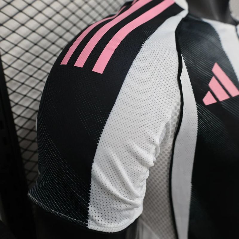 Juventus 2025-2026 home player image 6