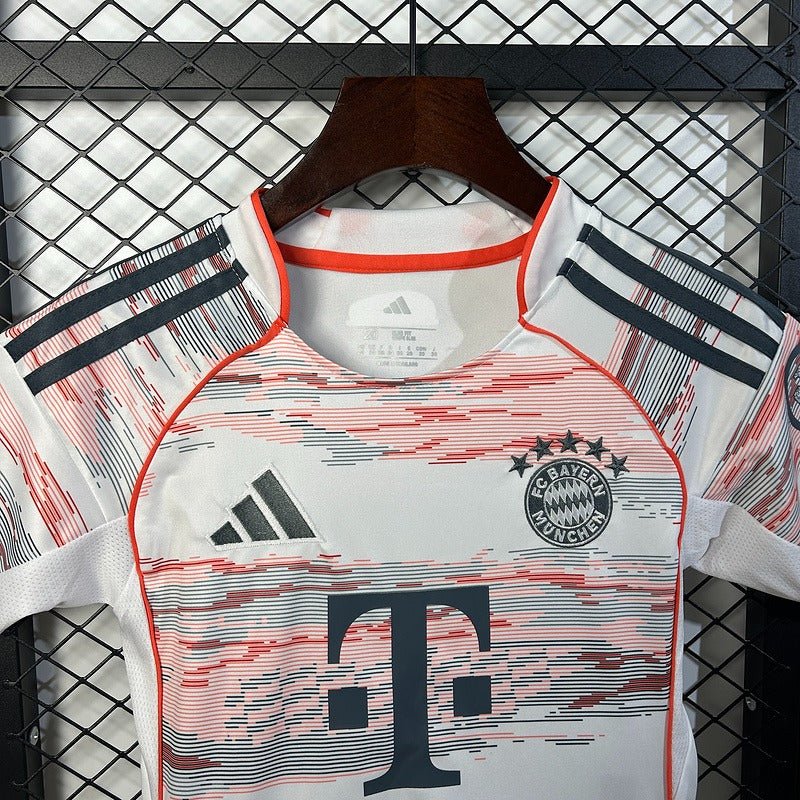 Kids Bayern M?nchen 2025-2026 Away image 3