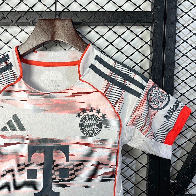 Kids Bayern M?nchen 2025-2026 Away image 5