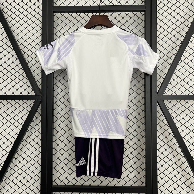 Kids Manchester United 2025-2026 away image 2