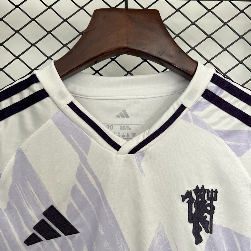Kids Manchester United 2025-2026 away image 3