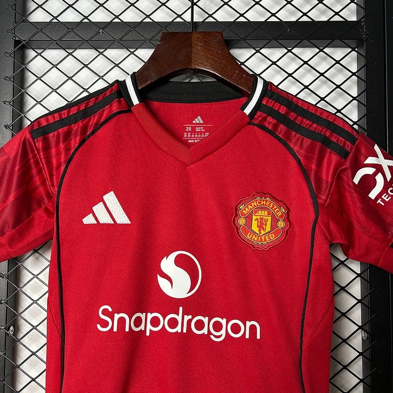 Kids Manchester United 2025-2026 home image 3