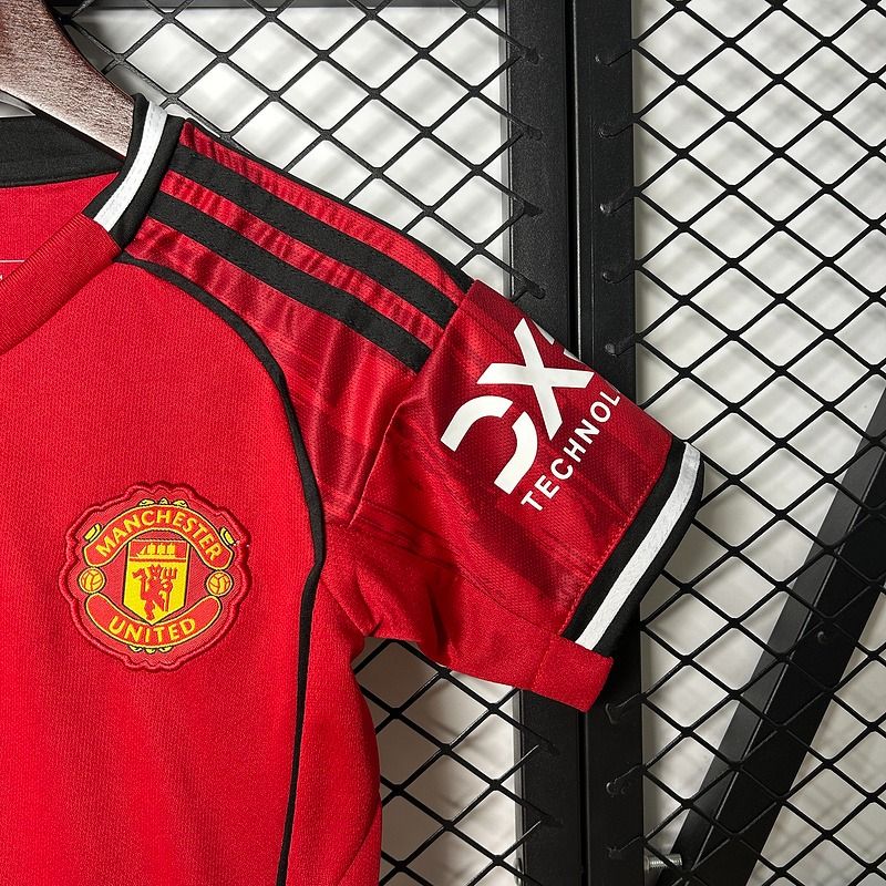 Kids Manchester United 2025-2026 home image 5
