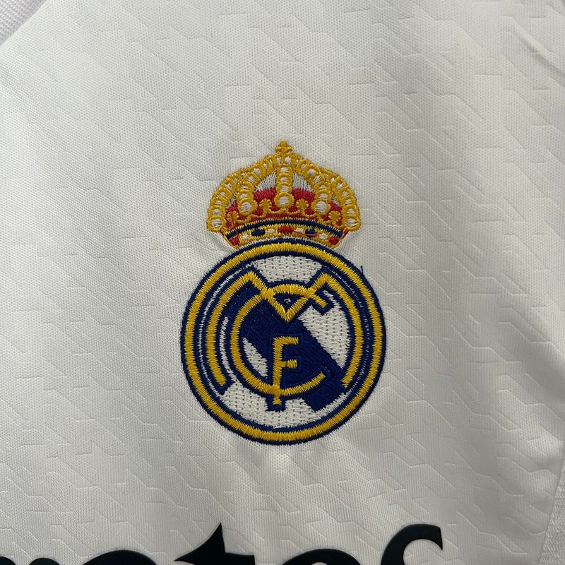 Kids Real Madrid 2024-2025 home image 5