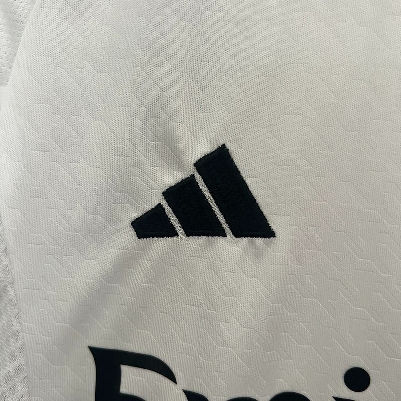 Kids Real Madrid 2024-2025 home image 6