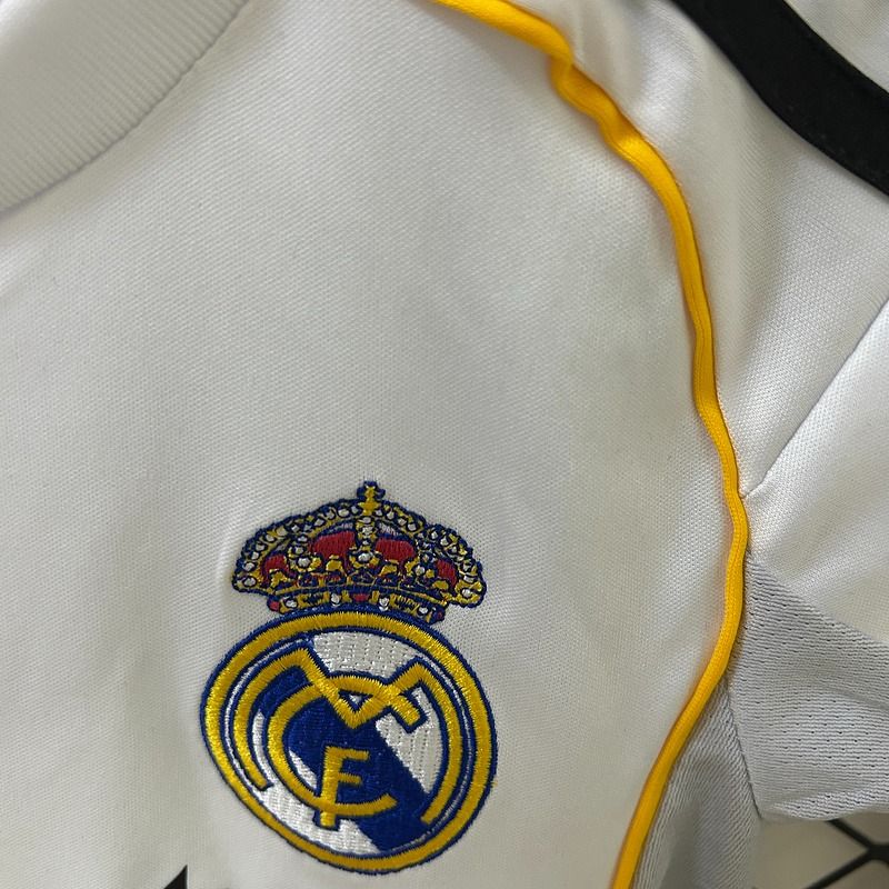 Kids Real Madrid 2025-2026 home image 5