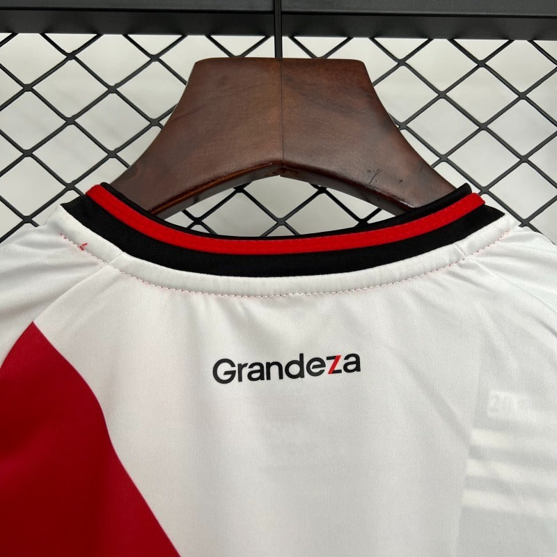 Kids River Plate 2025-2026 home image 4