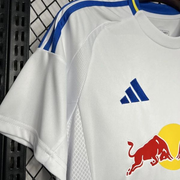 Leeds United 2024-2025 home image 5