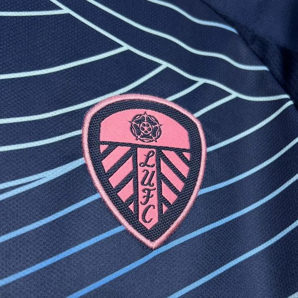 Leeds United 2024-2025 third away image 6