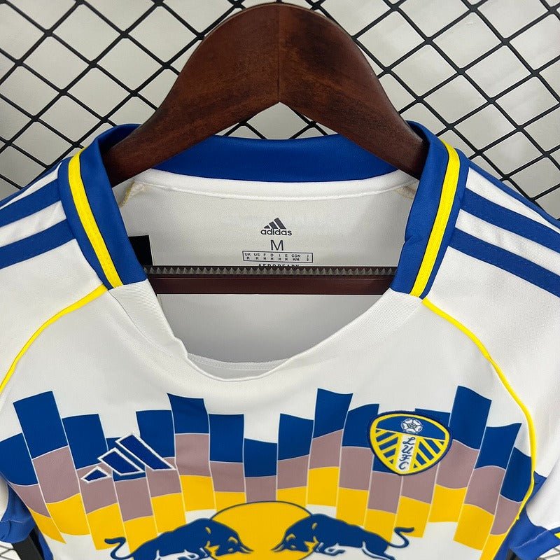 Leeds United 2025-2026 home image 4
